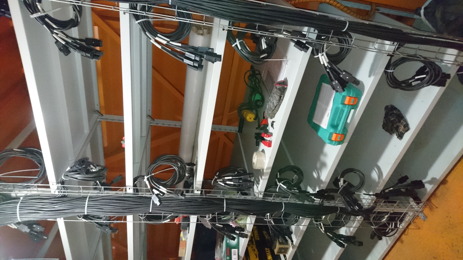 Power distribution VRU